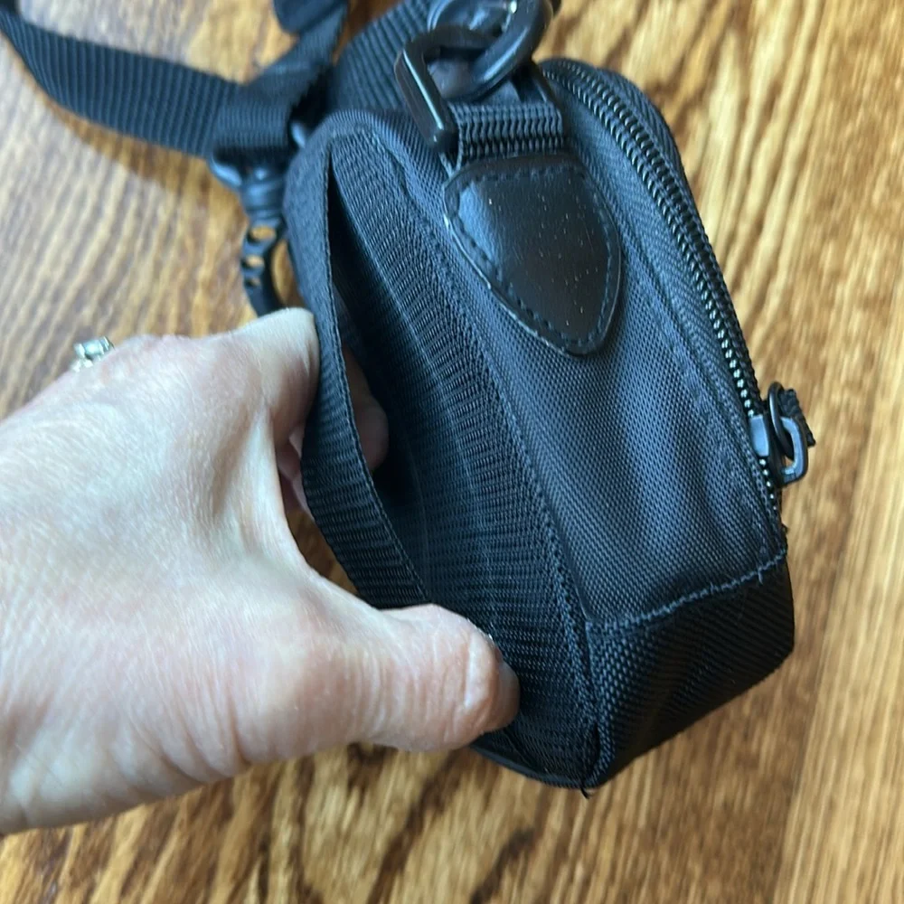 Case Logic Black  Case With Strap
